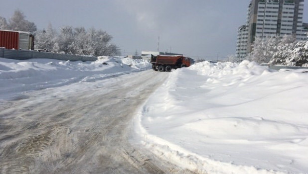 В барнаульских новостройках обнаружена еще одна свалка снега