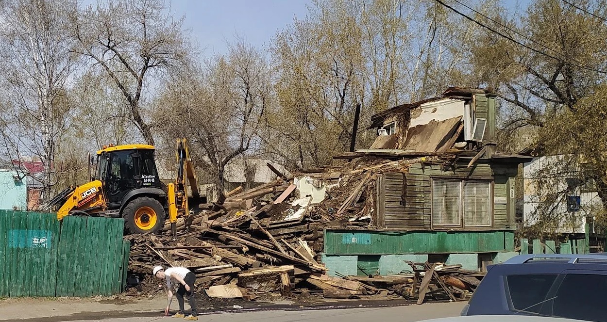 Дом пивоваров с вековой историей сносят в центре Барнаула