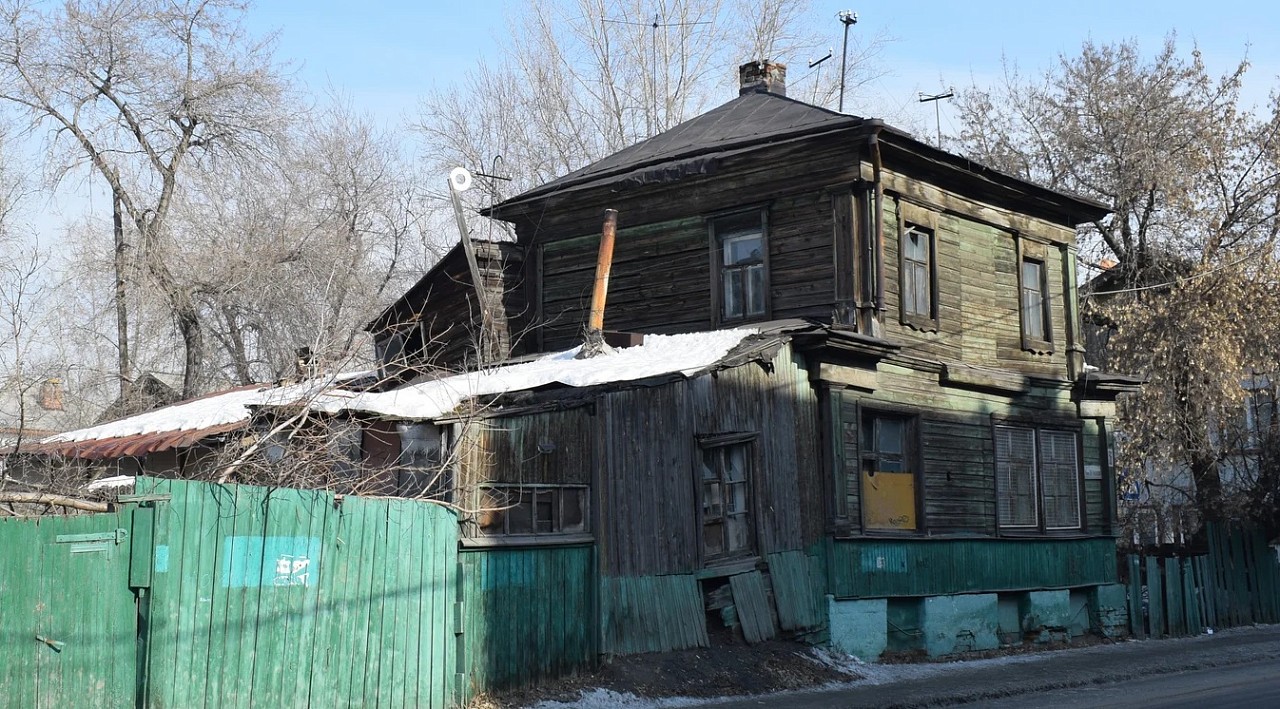 Дом пивоваров с вековой историей сносят в центре Барнаула